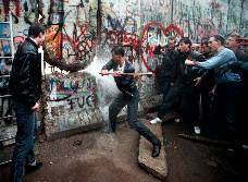 Trent’anni dalla caduta del muro di Berlino
